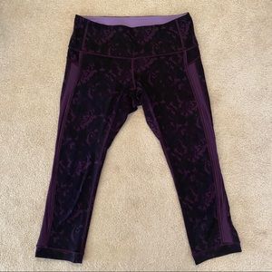 Lululemon Capris size 6 Purple & Black
